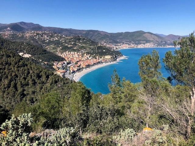 Zwischen Felsen und Meer - Wandern ab Finale Ligure