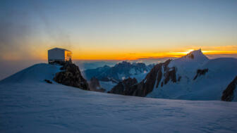 Frankreich_chamonix_Refuge Vallot_shutterstock_1270475674.jpg