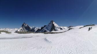 Aussicht auf die Berge auf der Haut Route Winter