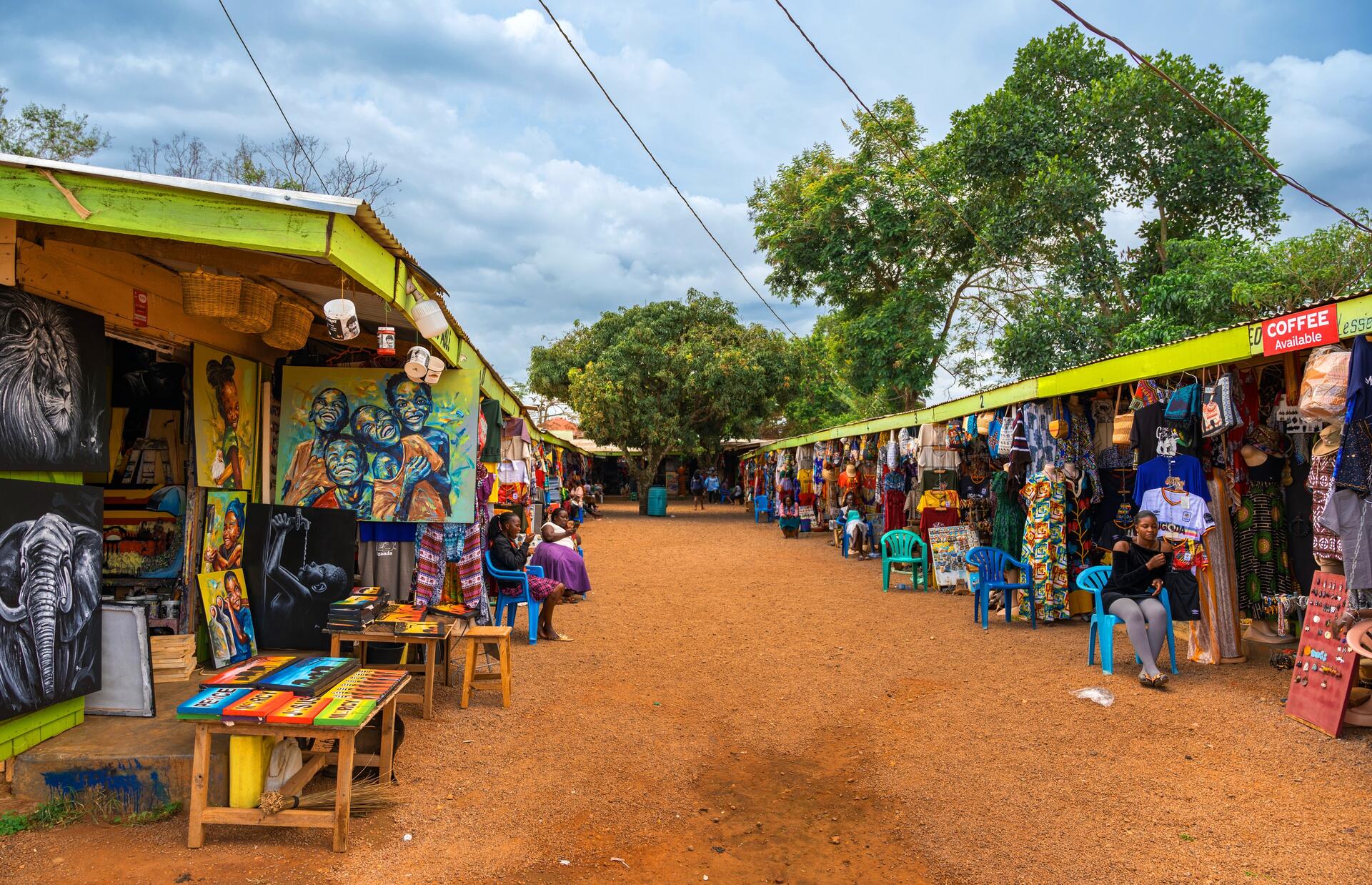 afrika-uganda-entebbe-markt-shutterstock_2302939151.jpg