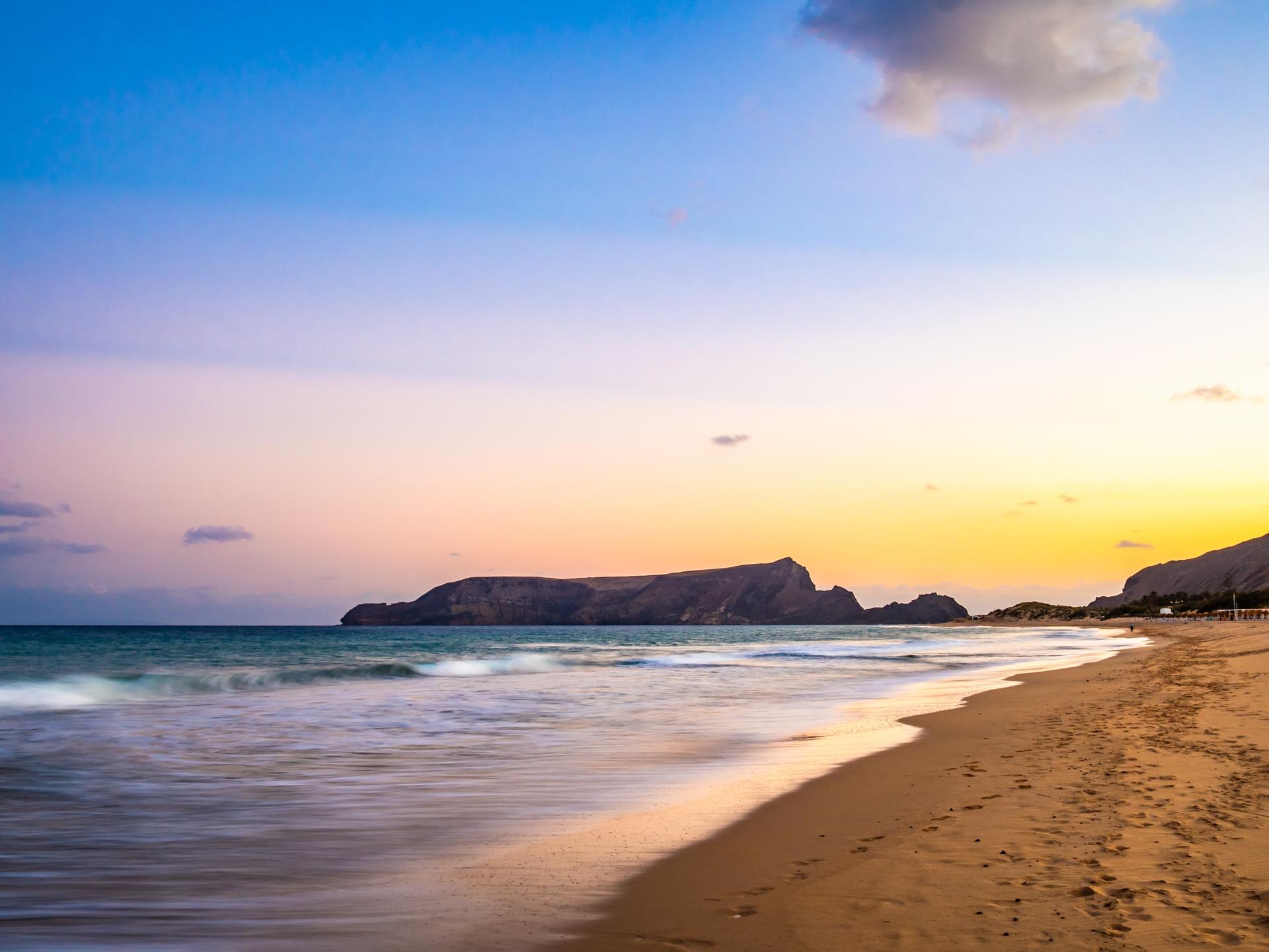 Sandstrand auf Porto Santo bei Sonnenuntergang