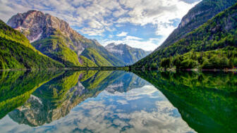 slowenien-soca-tal-shutterstock-545543965.jpg