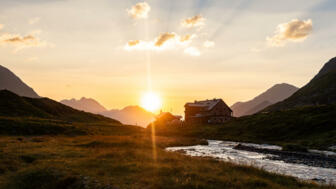 oesterreich-stubaier alpen-hochtouren-durchquerung-18.jpg