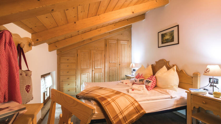 bergestiger_zimmer_alpenrose_trentino.jpg