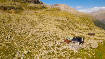 Schweiz_Engadin_Bernina_Bovalhütte_shutterstock_1508486909.jpg