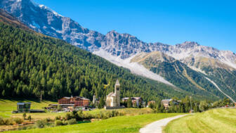 Italien_Sulden_Ortler_Tal_Ort_shutterstock_1746713756.jpg