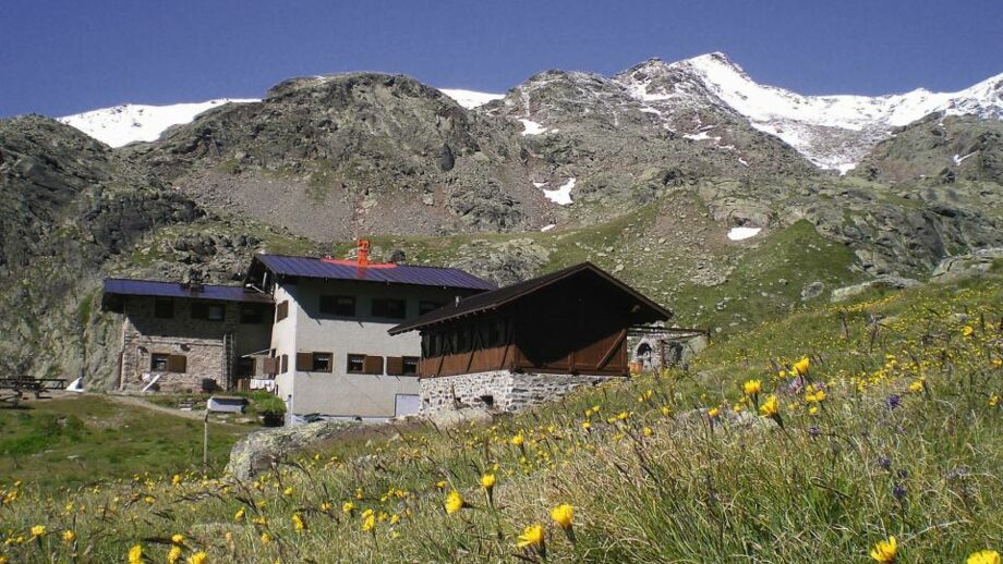 RifugioDorigoni3.jpg