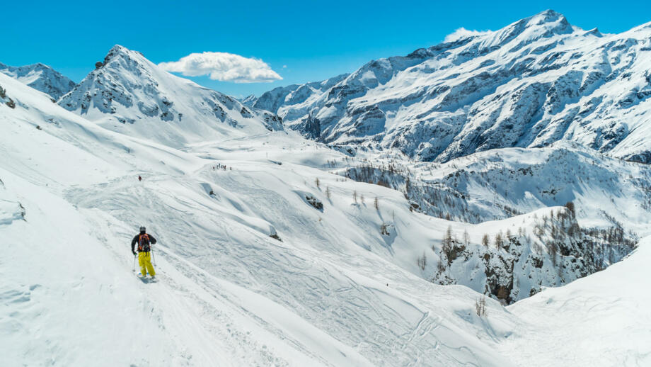 italien-schweiz-monte-rosa-ski-gressoney-shutterstock-1074937940.jpg