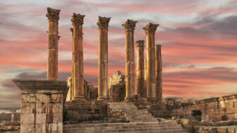 Ruinen von Jerash mit Säulentempel aus römischer Zeit