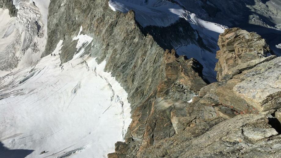 schweiz-wallis-hochtour-zinalrothorn-hdtaesch.jpg