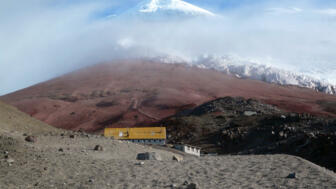 Der Gletscher Cotopaxi mit der Jose Ribas Hütte