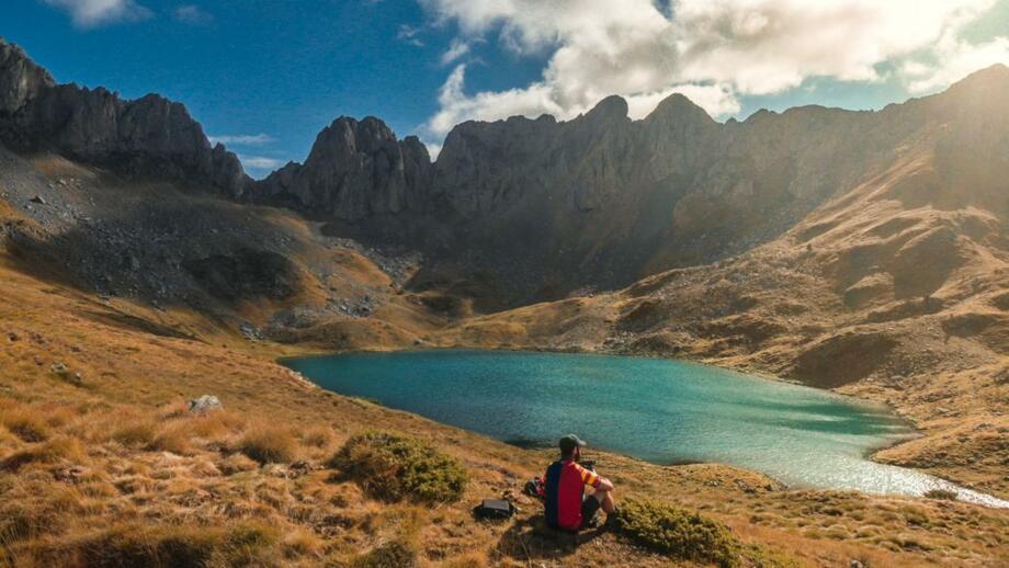 Spanien_Aragon_Pyrenäen_Ibon de Acherito_shutterstock_2139449771.jpg
