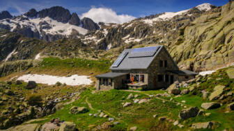 Spanien_Katalonien_Pyrenäen_Refugio Ventos_Boi Valley_shutterstock_1987708205.jpg