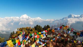 nepal-hiviann-annapurna-bergblick-von-poon-hill-aussichtspunkt-ghorepani-shutterstock_2467793517.jpg