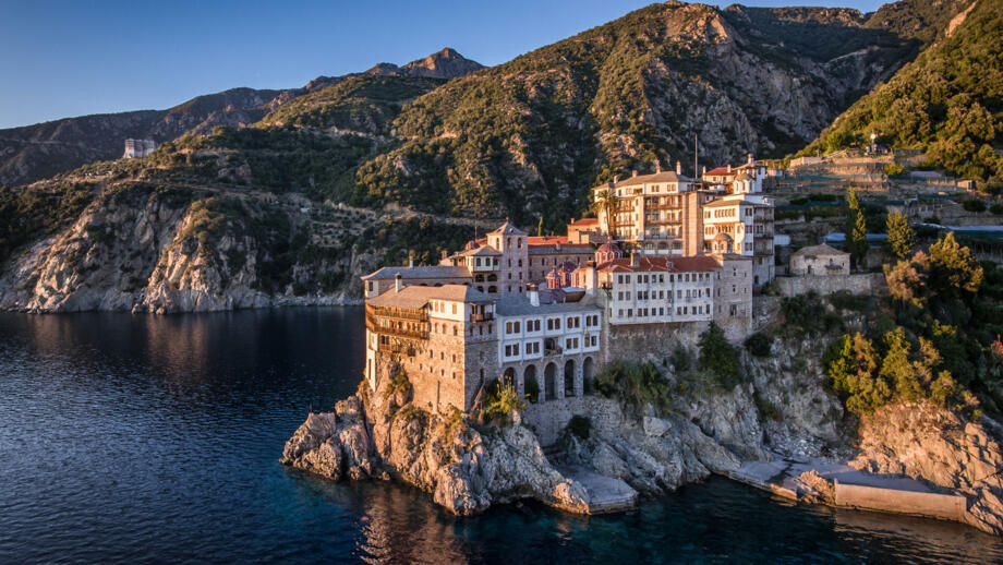 griechenland-chalkidiki-gicha-berg-athos-holy-mountain-shutterstock_1206976348.jpg