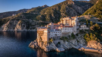 griechenland-chalkidiki-gicha-berg-athos-holy-mountain-shutterstock_1206976348.jpg