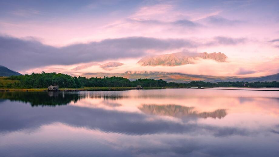 vesteralen-inseln-sonnenuntergang-shutterstock_2465343631.jpg