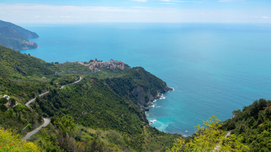 italien-cinque-terre-itlig-volastra-dorf-italienischer-park-national-shutterstock_1943747881.jpg