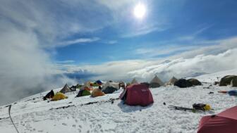 asien-tuerkei-tuski-2023-ararat-skitour-kultur-natur-panorama-landschaft-berge-teilnehmer-gruppe-zelt-hochlager-160334.jpg