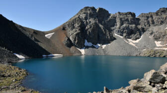 tuerkei-anatolien-tusch-deniz-golu-see-in-kackar-shutterstock_51833053.jpg