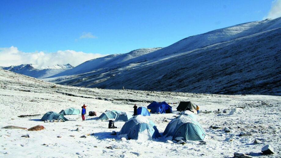 basecamp-dzo-jongo.jpg