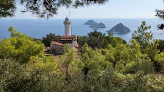 asien-tuerkei-tuayt-2023-leuchtturm-natur-panorama-landschaft-meer-insel-115027892.MP.jpg