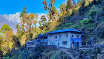 nepal-hivieve-from-namche-bazar-to-surke-and-paiya-shutterstock_1588023118.jpg