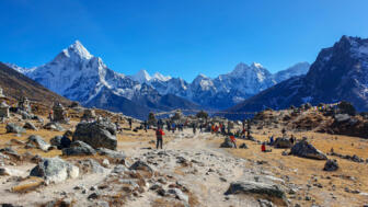 nepal-hiahe-way-down-from-gorak-shep-to-pangboche-memorial-place-for-climbers-and-sherpas-shutterstock_1588022962.jpg