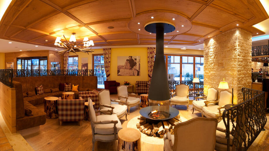 Hotelhalle.jpg