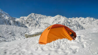 nepal-hiaho-camping-in-scenic-himalyas-near-kanchenjunga-shutterstock_242443501.jpg