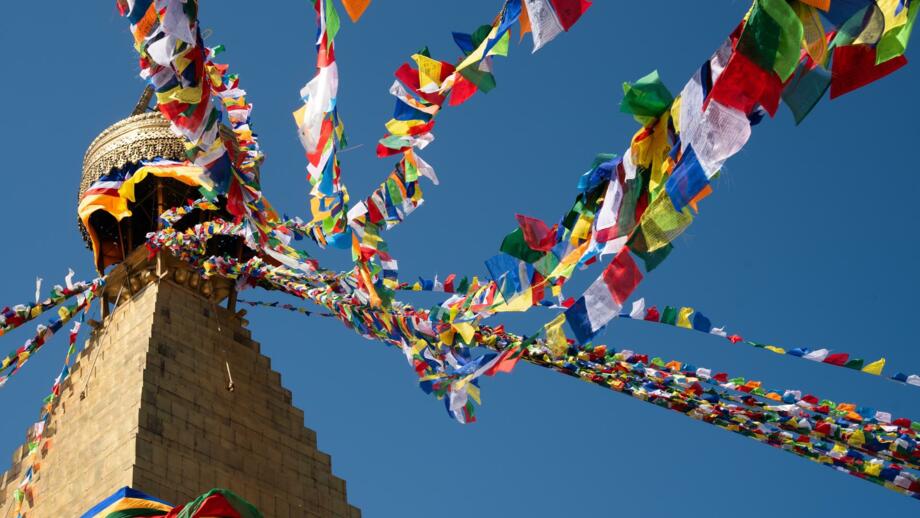 nepal-hiaho-budha-stupa-oder-boudhanath-stupa-religioeser-heiliger-tempel-shutterstock_2479483799.jpg