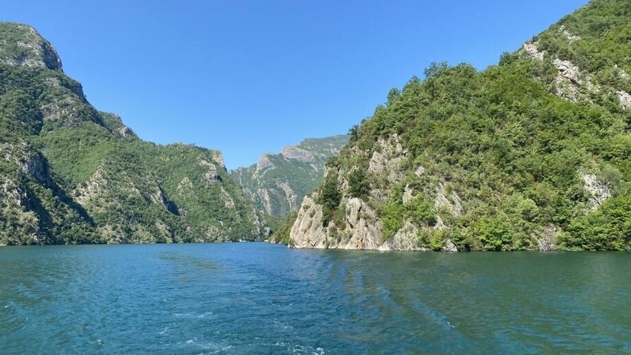 Albanien_KomanStausee_BATAG.jpg