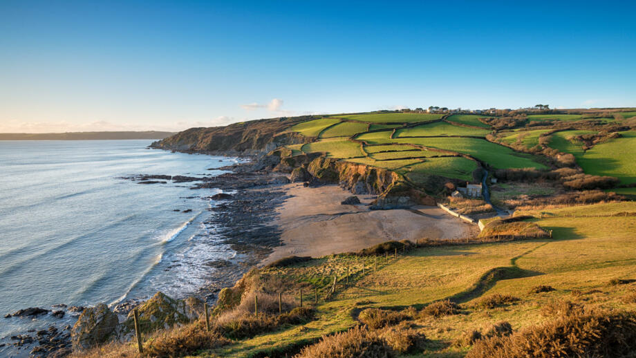 UK_Beautiful_Costal_Pathway_shutterstock_362521454.jpg