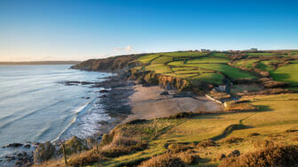 UK_Beautiful_Costal_Pathway_shutterstock_362521454.jpg