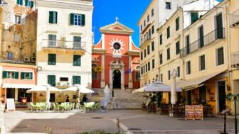 griechenland-korfu-kerkyra-hauptplatz-shutterstock_458544376.jpg