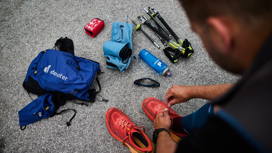 trailrunning-ausruestung-fotoproduktion-oliverfarys-X8A0813.jpg