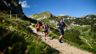 trailrunning-sommer-fotoproduktion-oliverfarys-X8A5537.jpg