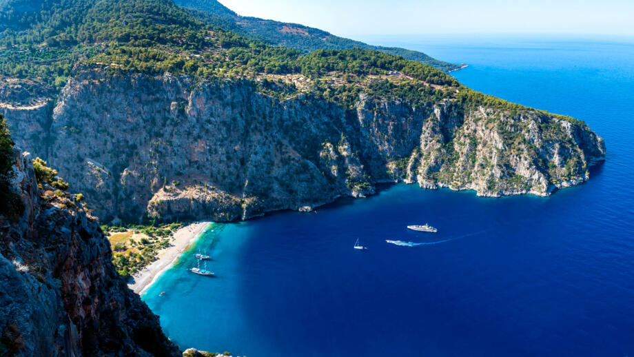 tuerkei-antalya-tulyk-butterfly-valley-kelebekler-vadisi-shutterstock_1796785840.jpg