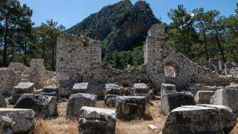 tuerkei-antalya-tulyk-olympos-die-antike-stadt-shutterstock_2464326583.jpg
