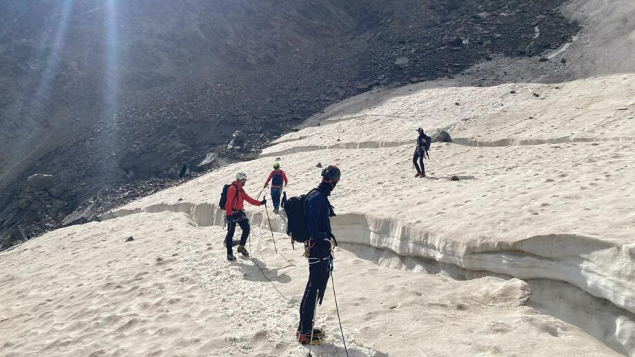 oesterreich-oetztaler-alpen-taschachhaus-urkundsattel-taschachjoch-ausbildung-seilschaft-hochtour-getas-(7)-online.jpg