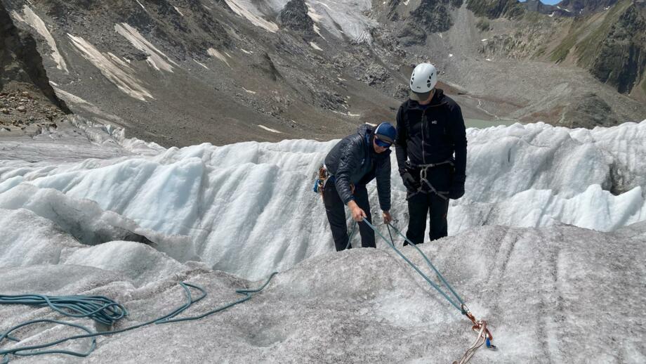 oesterreich-oetztaler-alpen-taschachhaus-gletscher-spaltenbergung-ausbildung-eisklettern-hochtour-getas-(12)-online.jpg