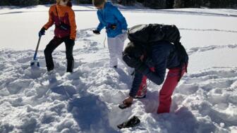 oesterreich-ehrwald-tvsec-lawinensuche-sc-mitarbeitertag-winter-sonne-(13).jpg