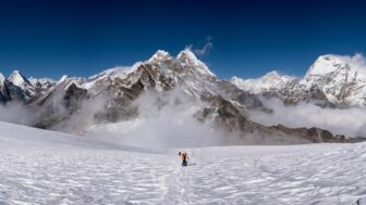 asien-nepal-khumbu-mera peak-hochtour-hihho-Ishutterstock-345137858.jpg