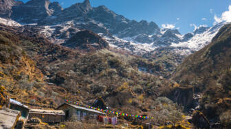 nepal-hihho-chutanga-dorf-in-mera-gipfel-shutterstock_1771907273.jpg
