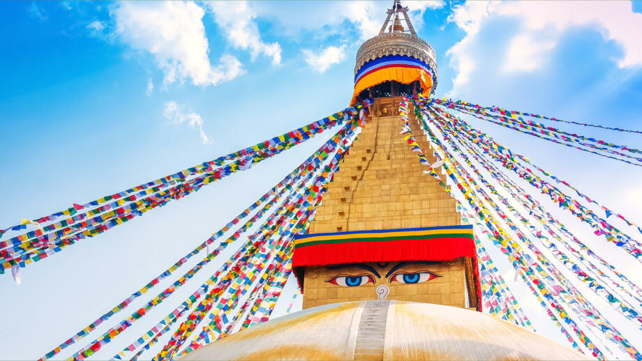 nepal-hihho-boudhanath-stupa-im-kathmandu-tal-shutterstock_771506101.jpg