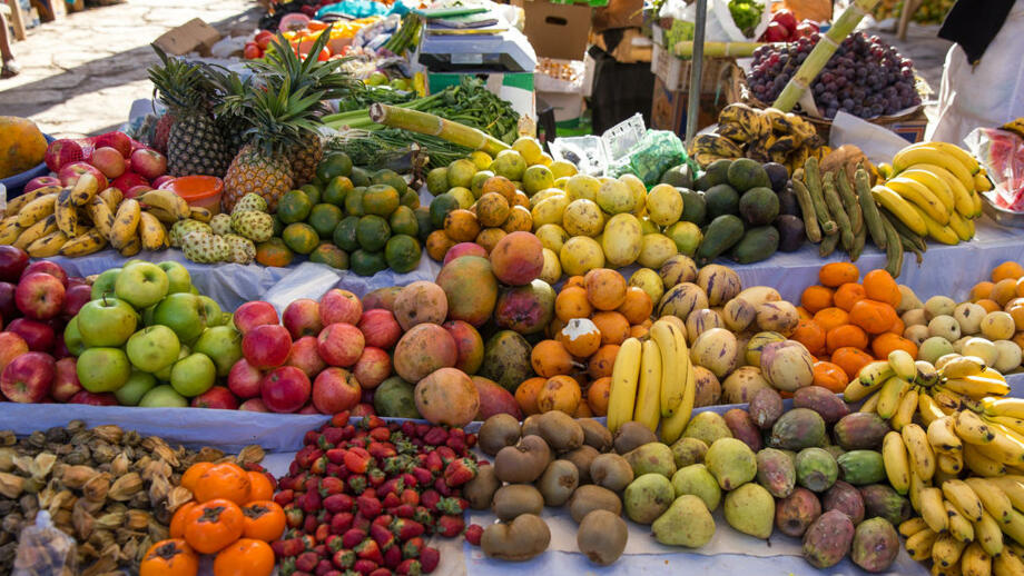 Auf dem Markt in Peru: Die farbenfrohe Obstvielfalt