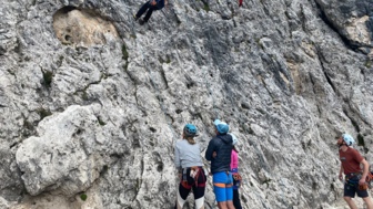 Italien_Dolomiten_Fonda Savio_GFDOL_2022_Julia Andre_Klettern_Grundkurs_Fels_Ausbildung (17).jpeg