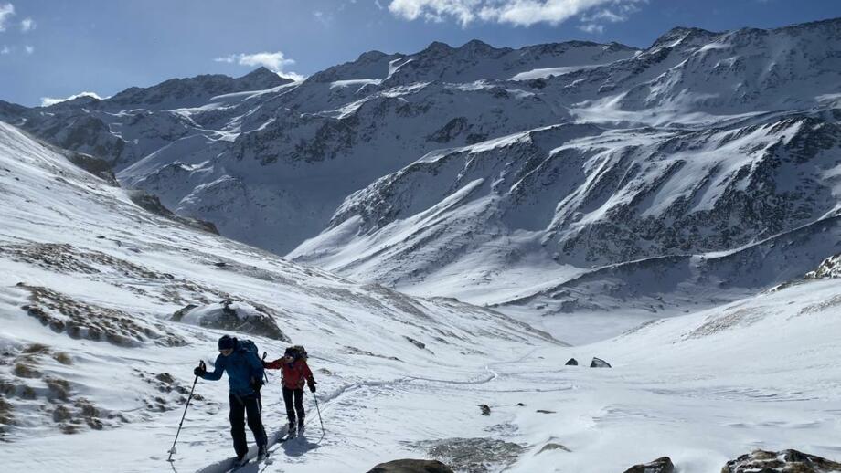 Skitourengeher im Aufstieg