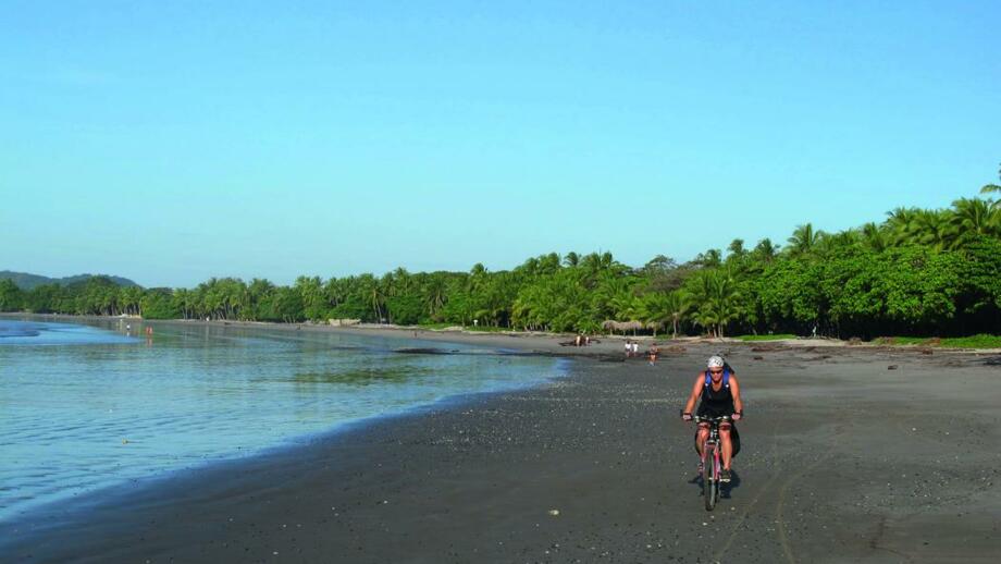 Costa Rica Playa Samara.jpg