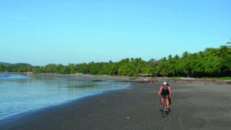 Costa Rica Playa Samara.jpg
